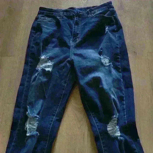 SHEIN Ripped Jeans Stretchy  Size: L 8/10 #0049 - Picture 2 of 6